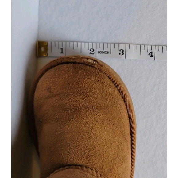UGG Classic II Toddler Boots Size 8 Chestnut Sheepskin Winter Boots Kids - Picture 13 of 13